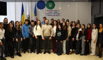 Буковинські податківці обговорили зі студентами сучасні пріоритети податкової культури