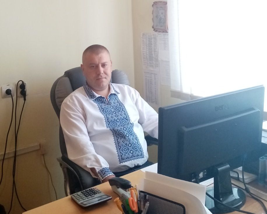 Податківці Вижницького управління святкували Всесвітній день вишиванки. Фото № 3/2