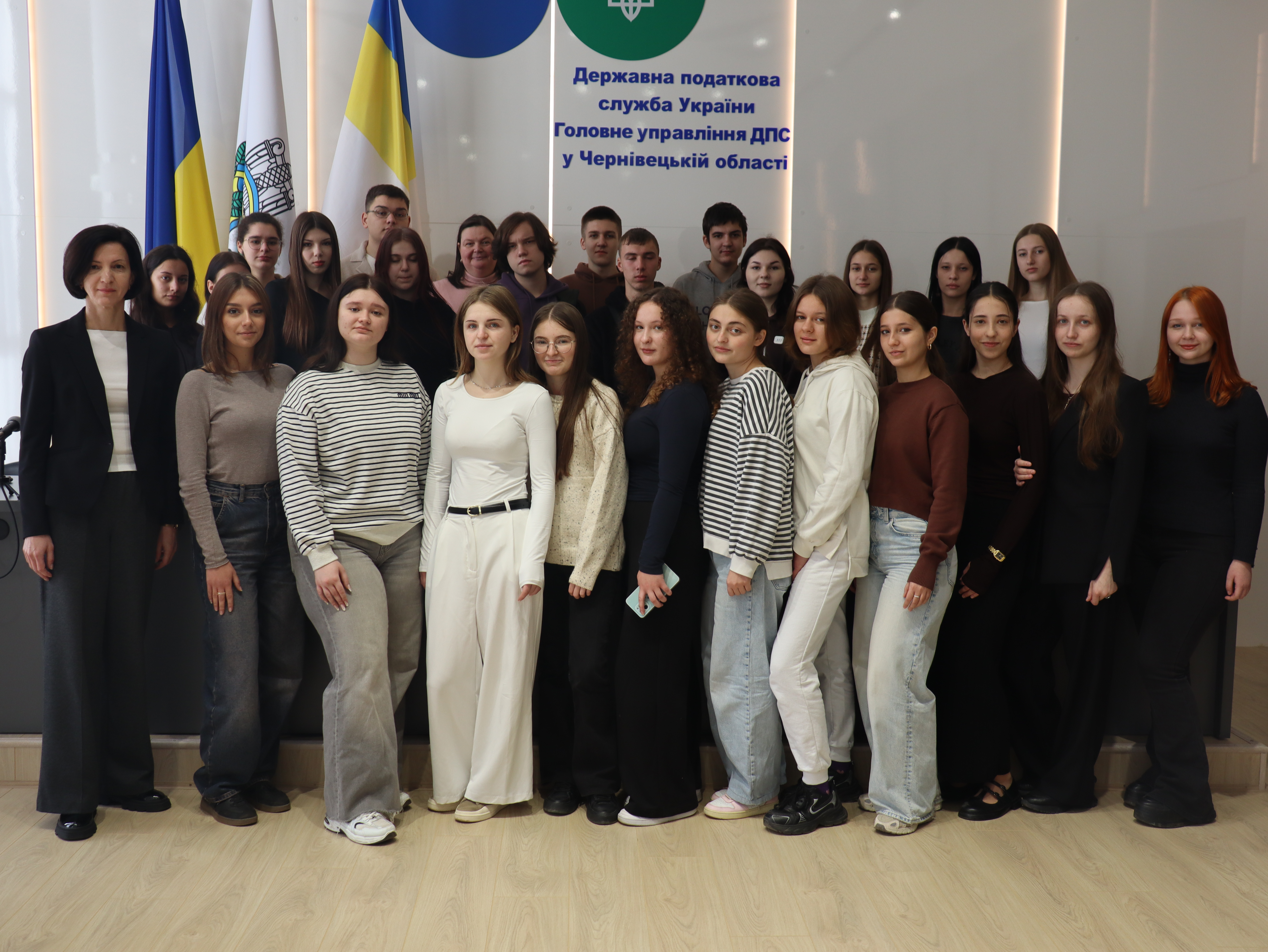 Комунікація з майбутніми платниками: Податківці області зустрілися зі студентами місцевого коледжу . Фото № 6/5