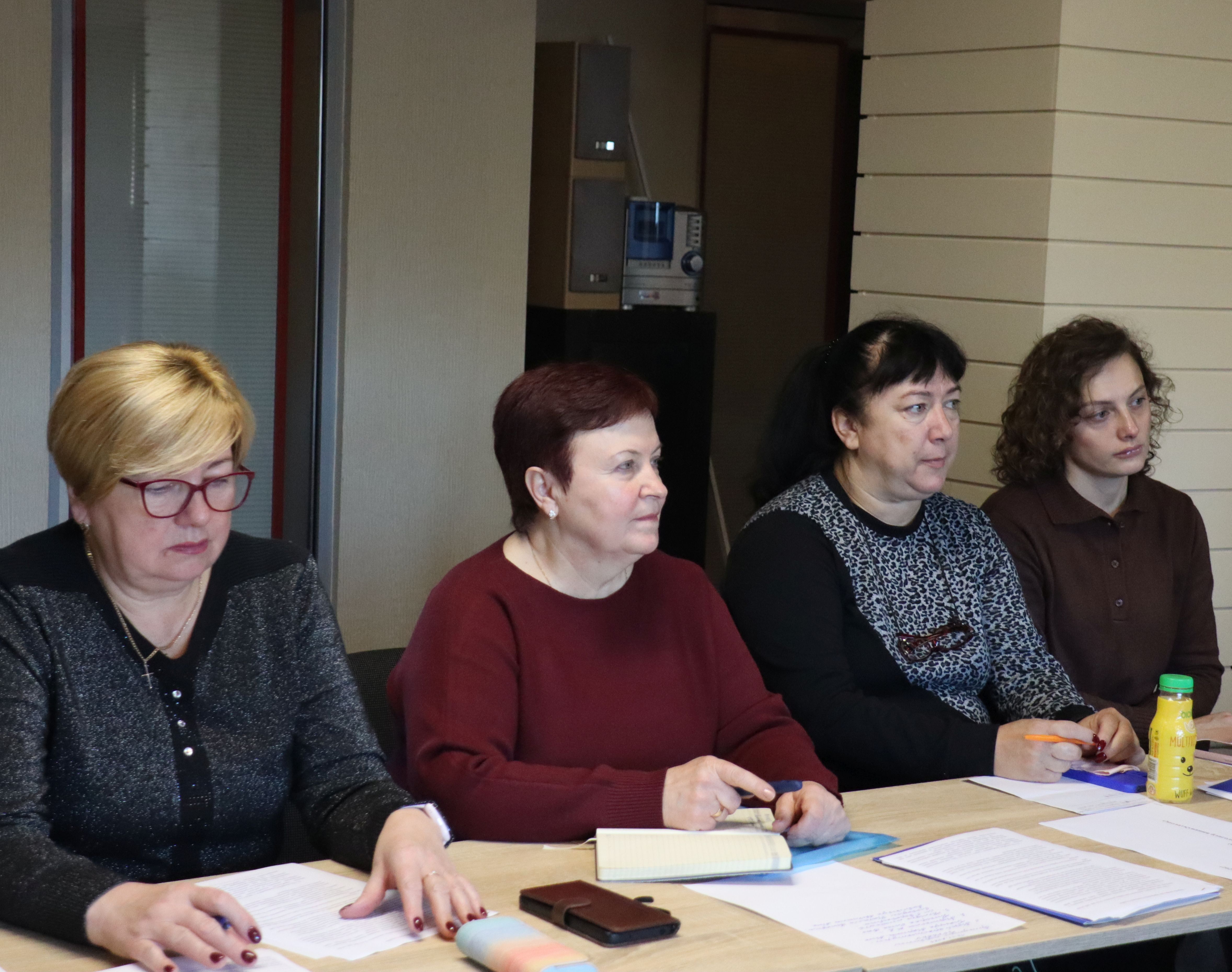 Конструктивний діалог: Представники профспілок працівників культури України під час конференції обговорили з податківцями основні аспекти оподаткування виплат та подання звітності . Фото № 2/1