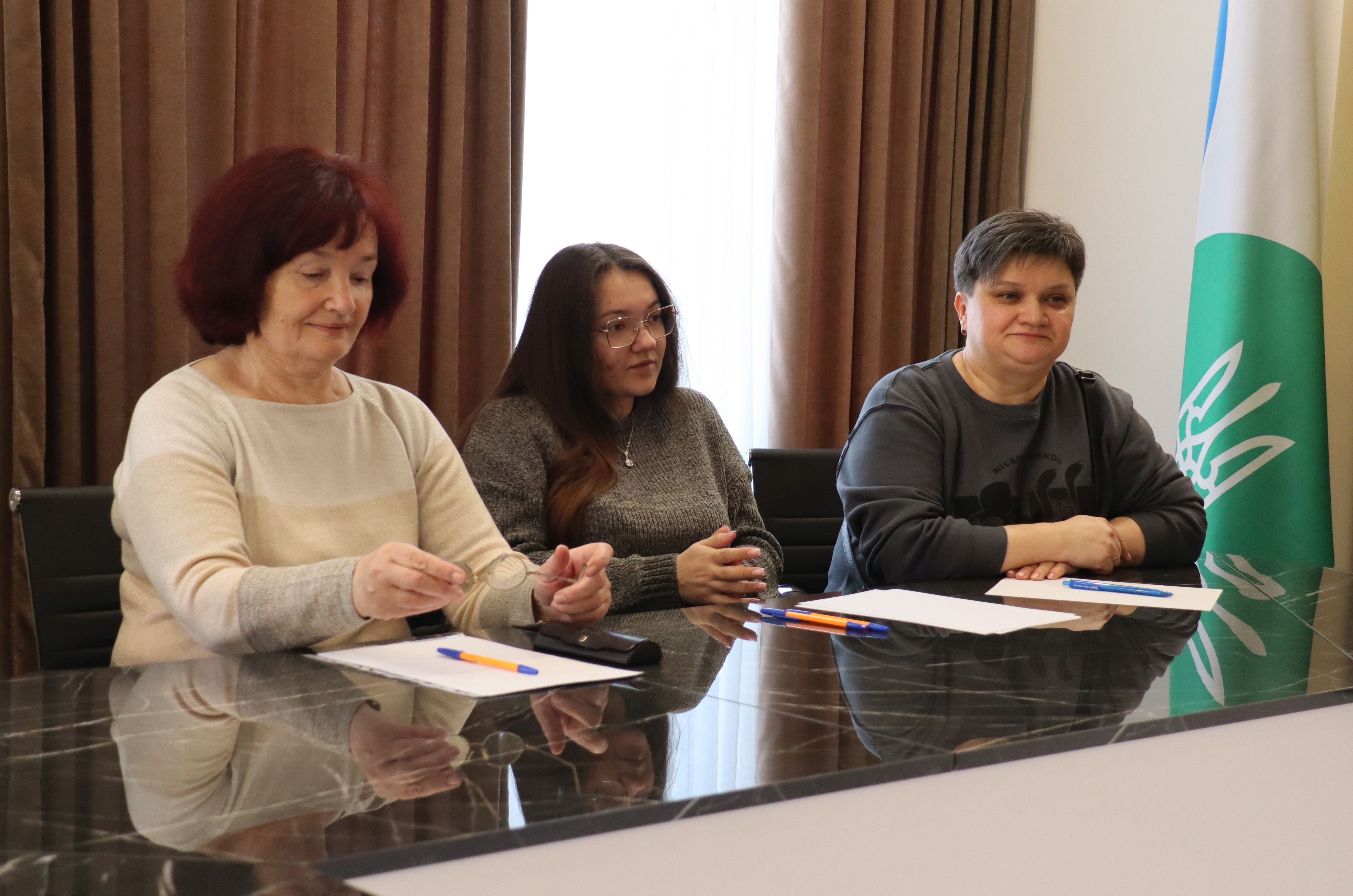 Податкова служба  продовжує трансформуватись в сервісний орган - побудова конструктивного діалогу з платниками важлива для ефективної діяльності ДПС. Фото № 2/1