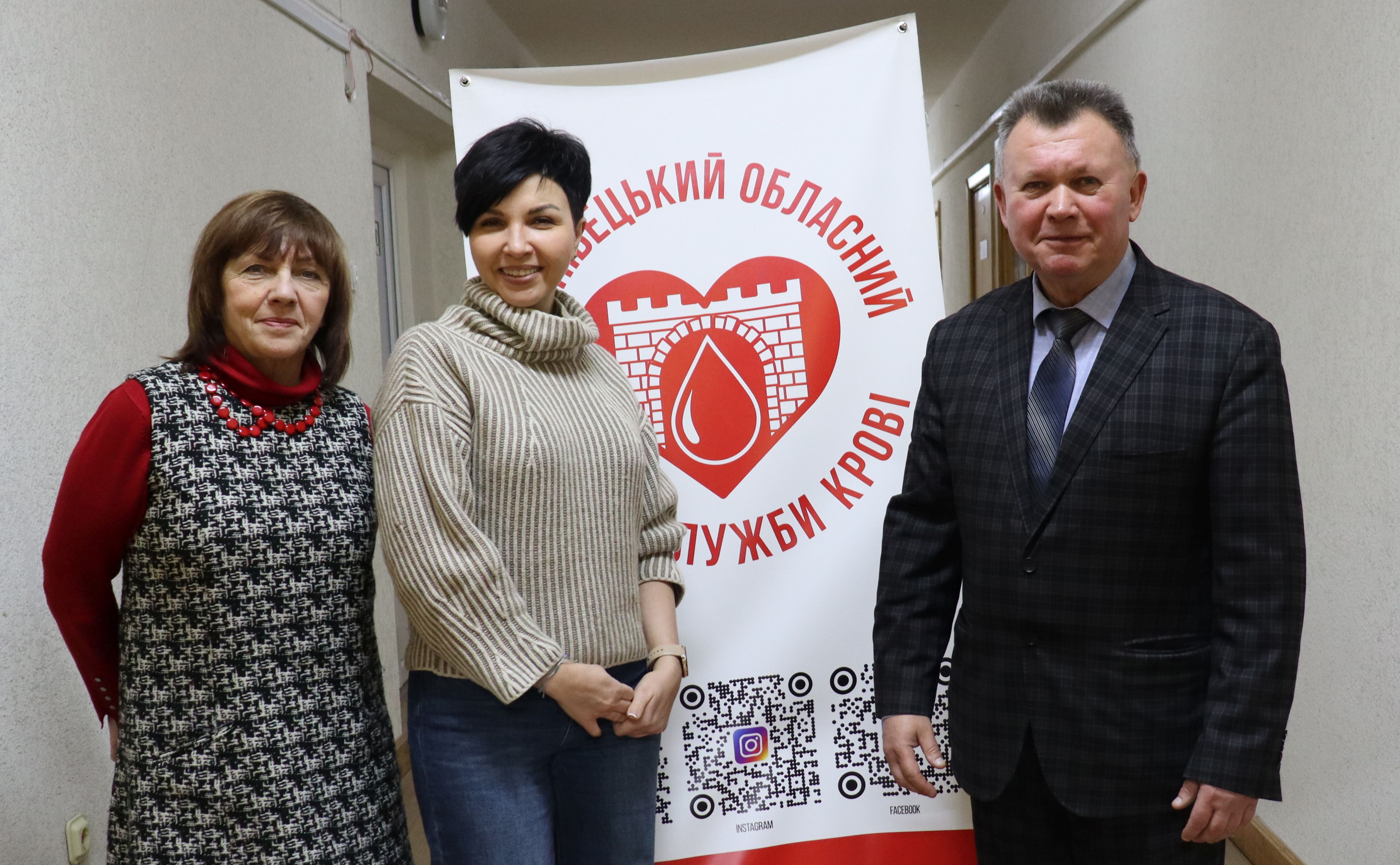 Буковинські податківці здали кров для поранених воїнів. Фото № 12/11