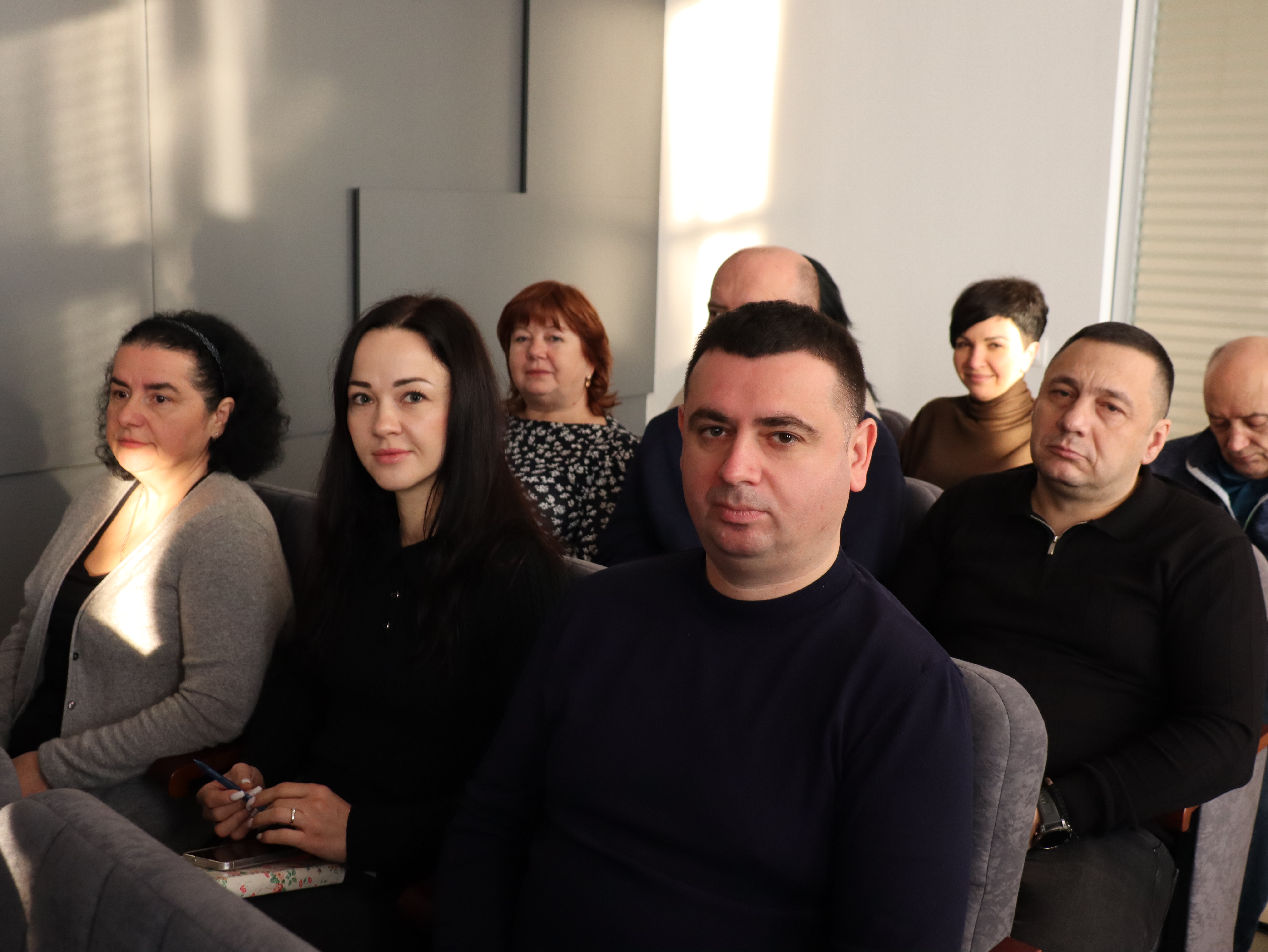 Буковинських податківців взяли участь в навчальному тренінгу з питань складання декларацій державного службовця. Фото № 2/1