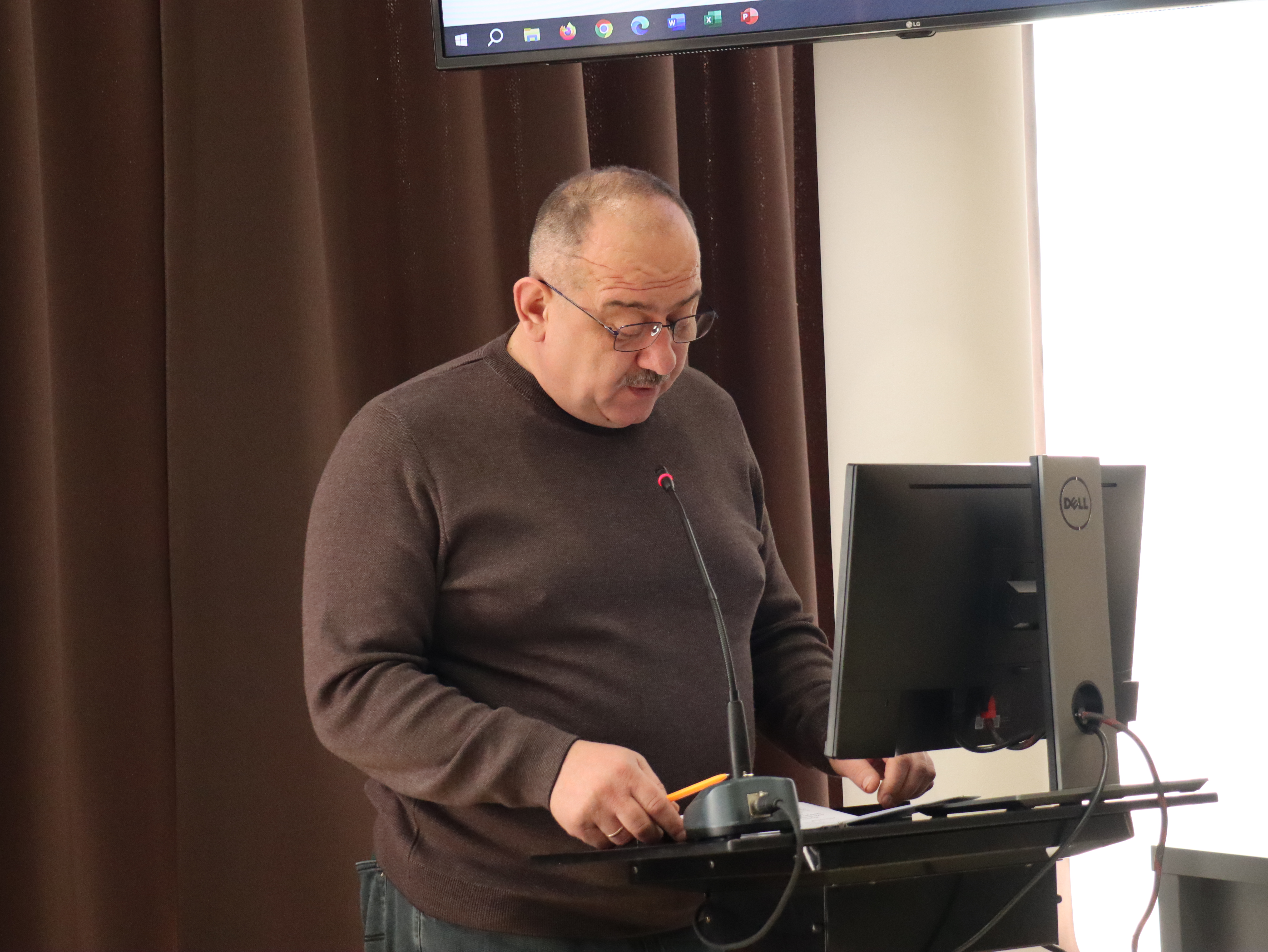 Буковинських податківців взяли участь в навчальному тренінгу з питань складання декларацій державного службовця. Фото № 3/2