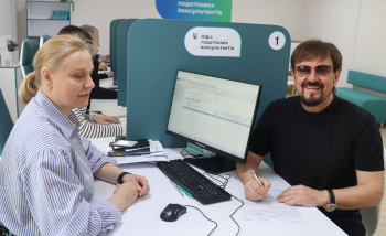 В Україні завершується деклараційна кампанія за підсумками минулого року. Співак - заслужений артист України Михайло Грицкан на власному прикладі порадив буковинцям не зволікати : часу залишилося зовс