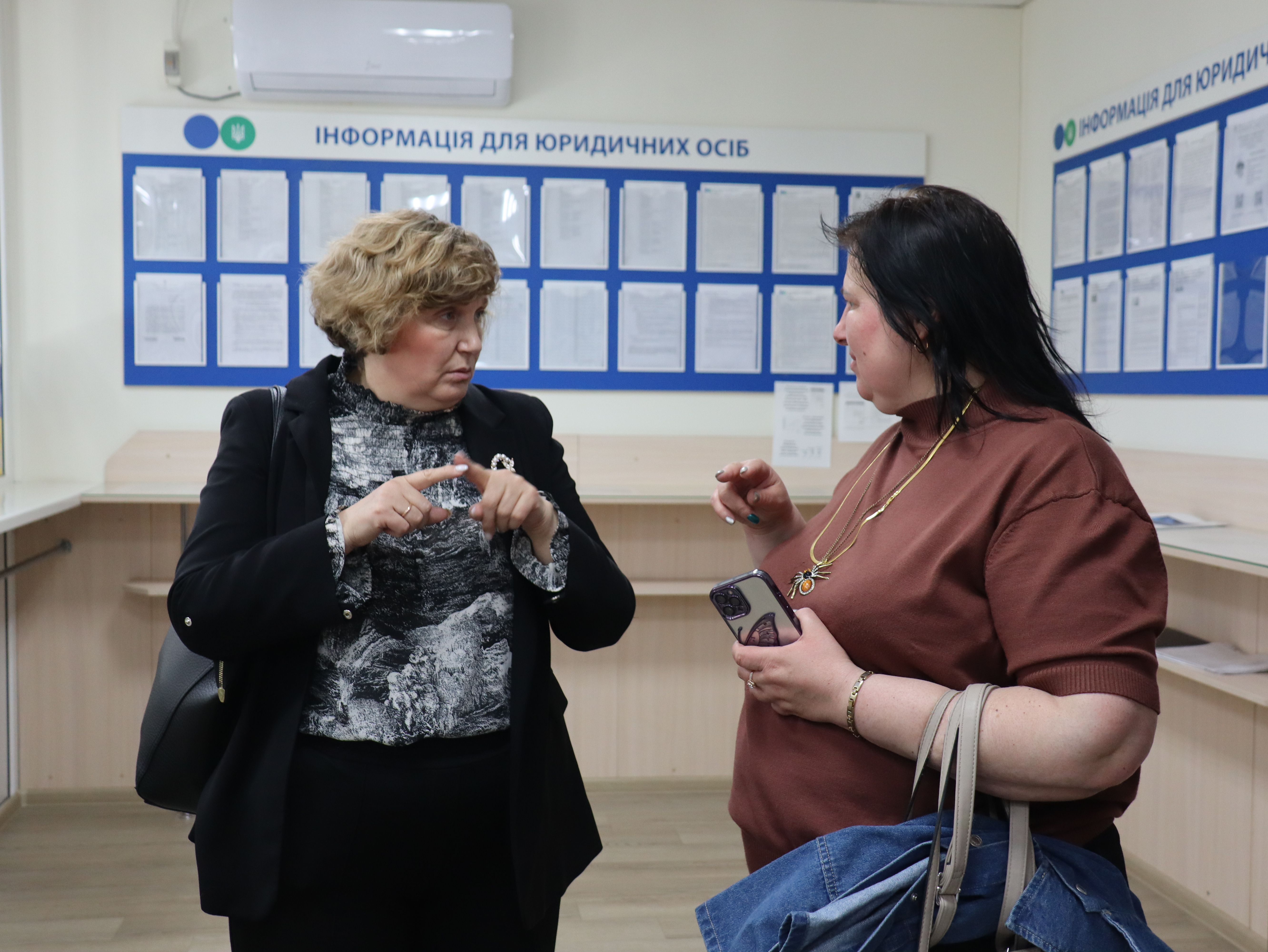 Буковинські податківці зустрілися з амбасадором безбар’єрності. Фото № 4/3