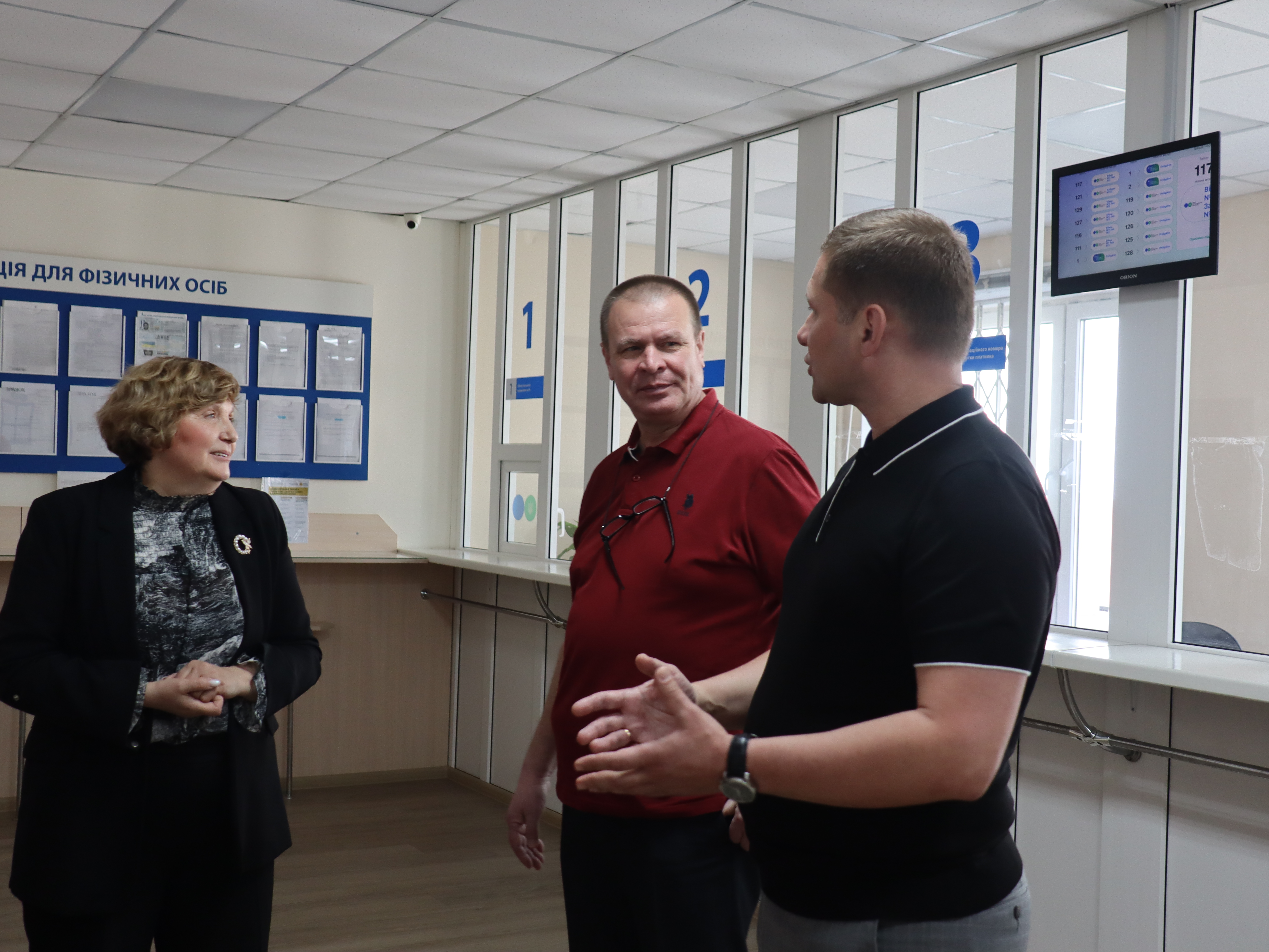 Буковинські податківці зустрілися з амбасадором безбар’єрності. Фото № 9/8