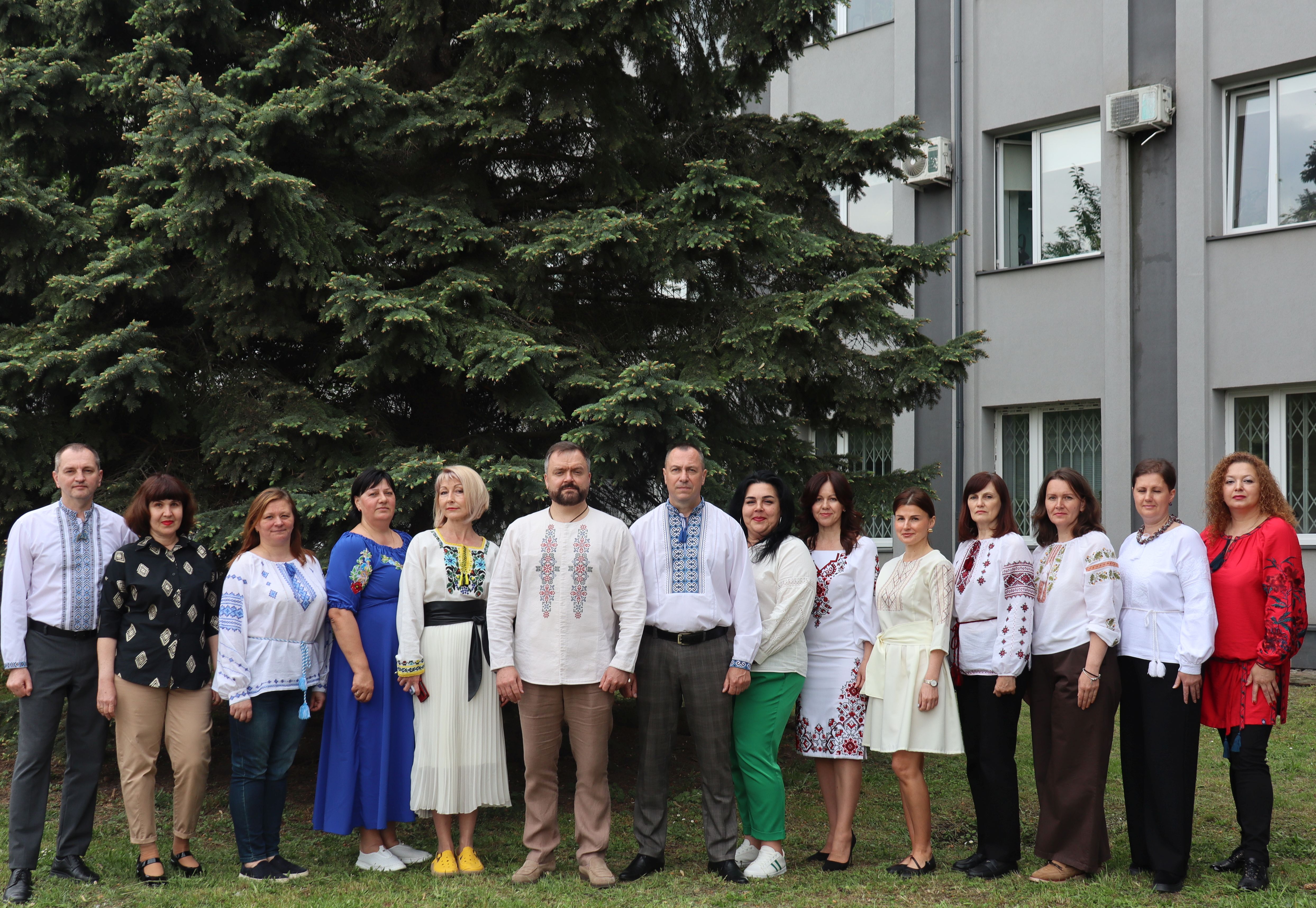 Дню Вишиванки 20 років - буковинські податківці підтримали традицію. Фото № 4/3