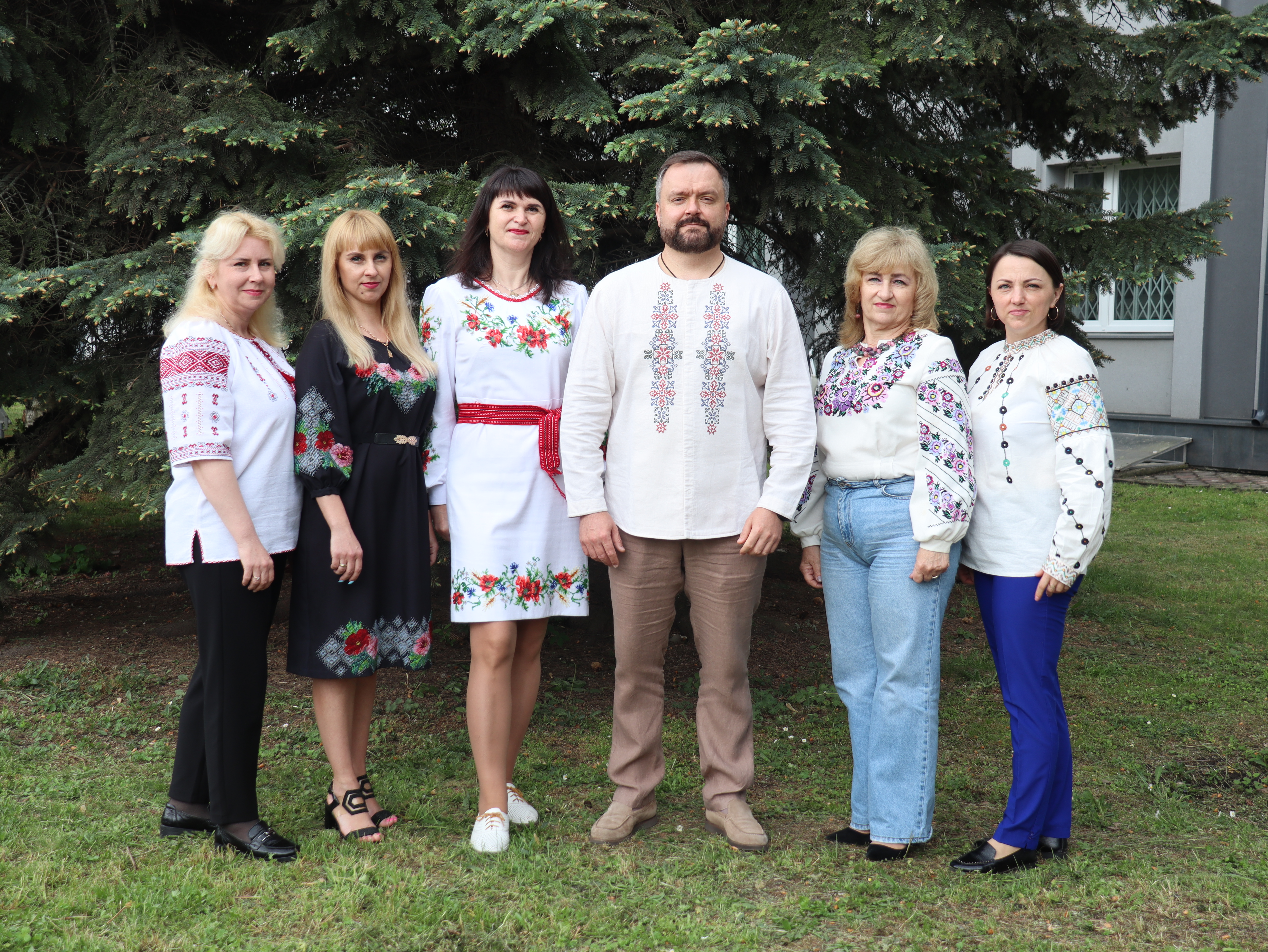 Дню Вишиванки 20 років - буковинські податківці підтримали традицію. Фото № 20/19