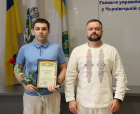 З0 років Основному Закону: Начальник податкової служби області Микола Загарюк привітав колег з Днем Конституції України. Фото № 15/14