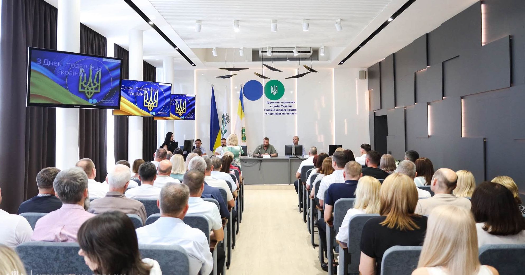 Показники забезпечення надходжень податків до бюджету є найкращою оцінкою діяльності - сьогодні, 2 липня податківці області відзначають своє професійне свято . Фото № 6/5