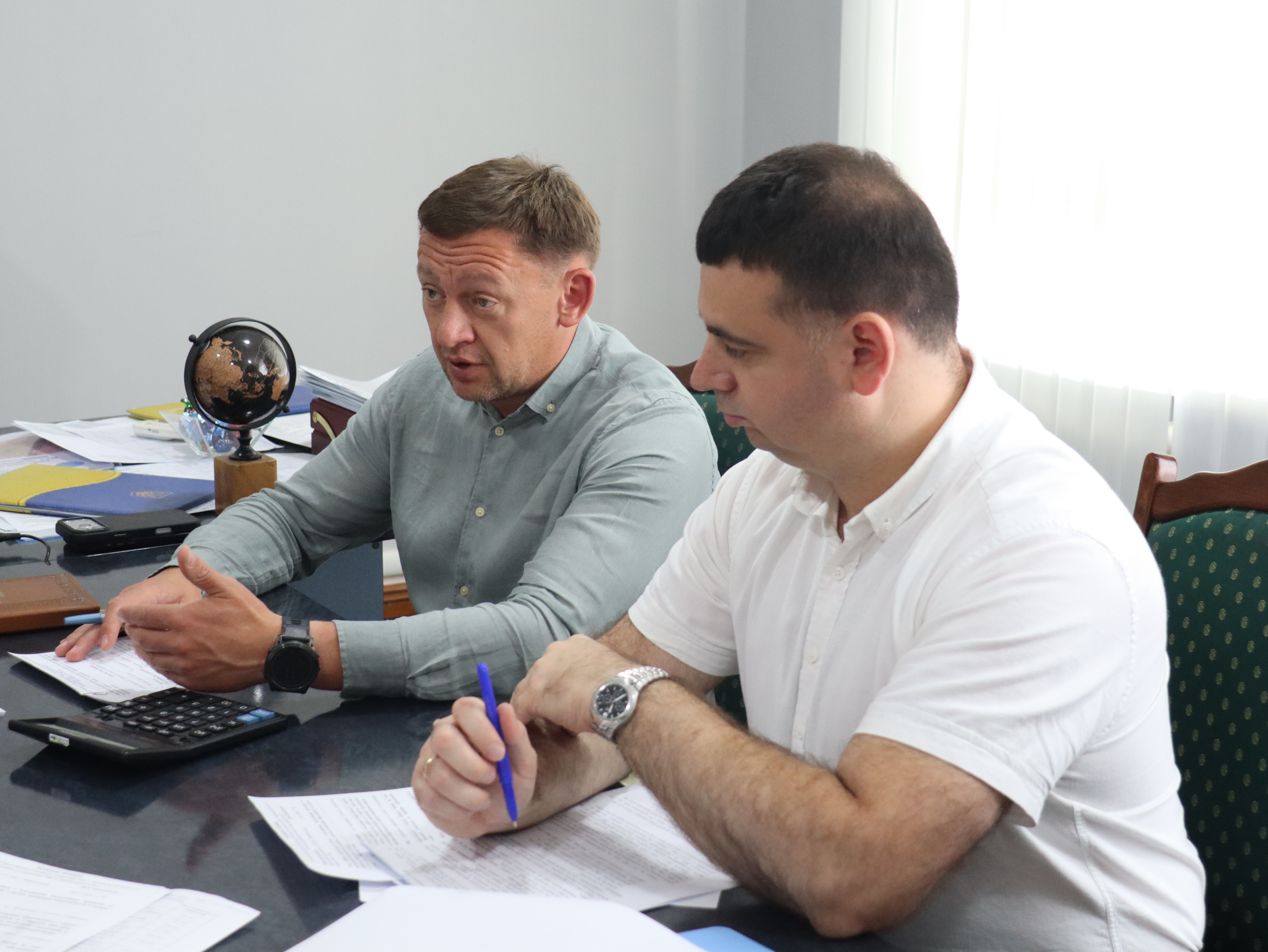 Погашення заборгованості зі сплати єдиного соціального внеску  на порядку денному засідання за «круглим столом» податківців та представників Пенсійного фонду . Фото № 2/1