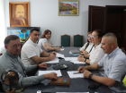 Погашення заборгованості зі сплати єдиного соціального внеску  на порядку денному засідання за «круглим столом» податківців та представників Пенсійного фонду . Фото № 3/2