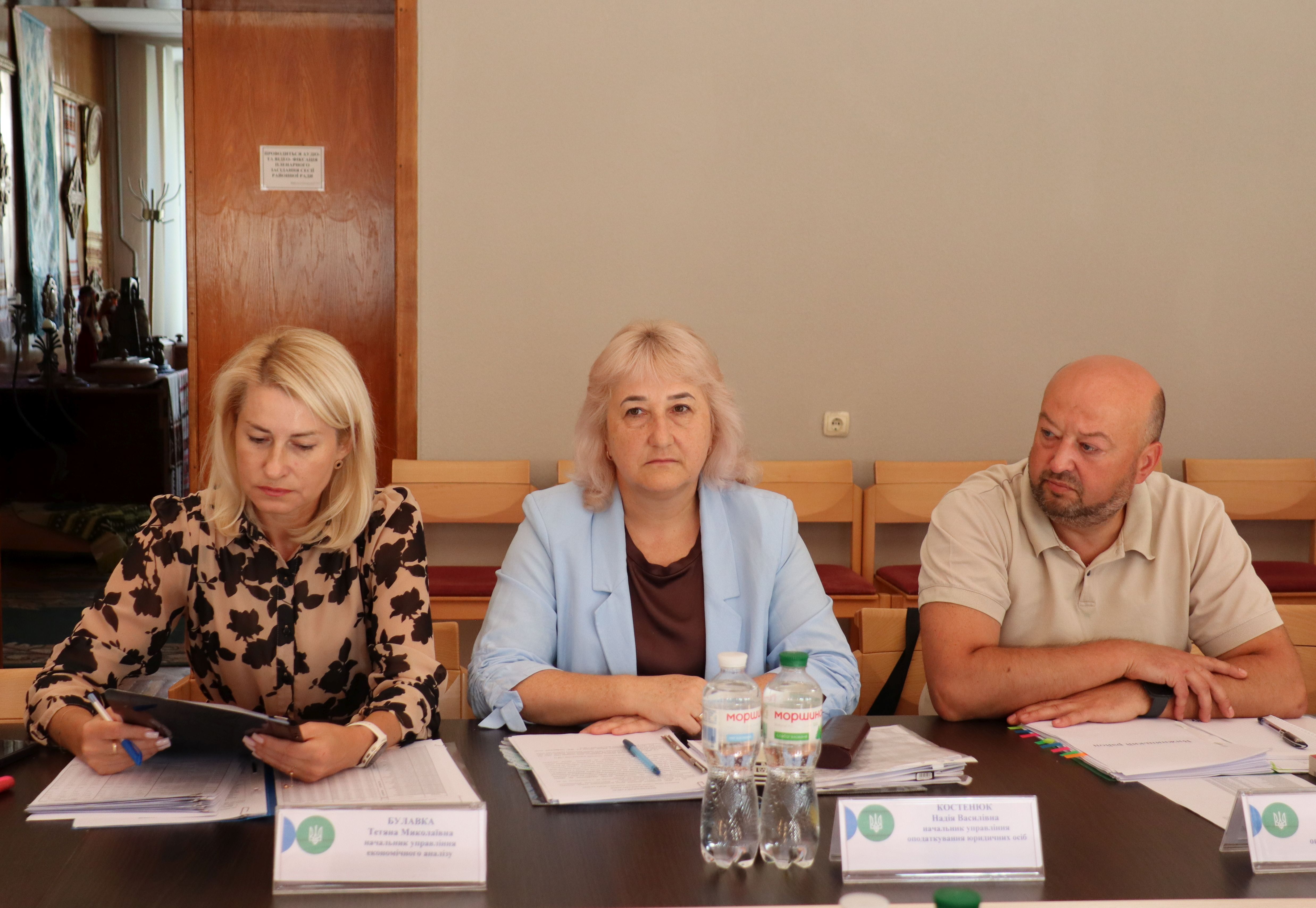 Буковинські податківці зустрілися з представниками Вижницької ОТГ: обговорили взаємодію, узгодили спільні заходи щодо зростання надходжень до місцевих бюджетів та виявлення додаткових резервів. Фото № 2/1