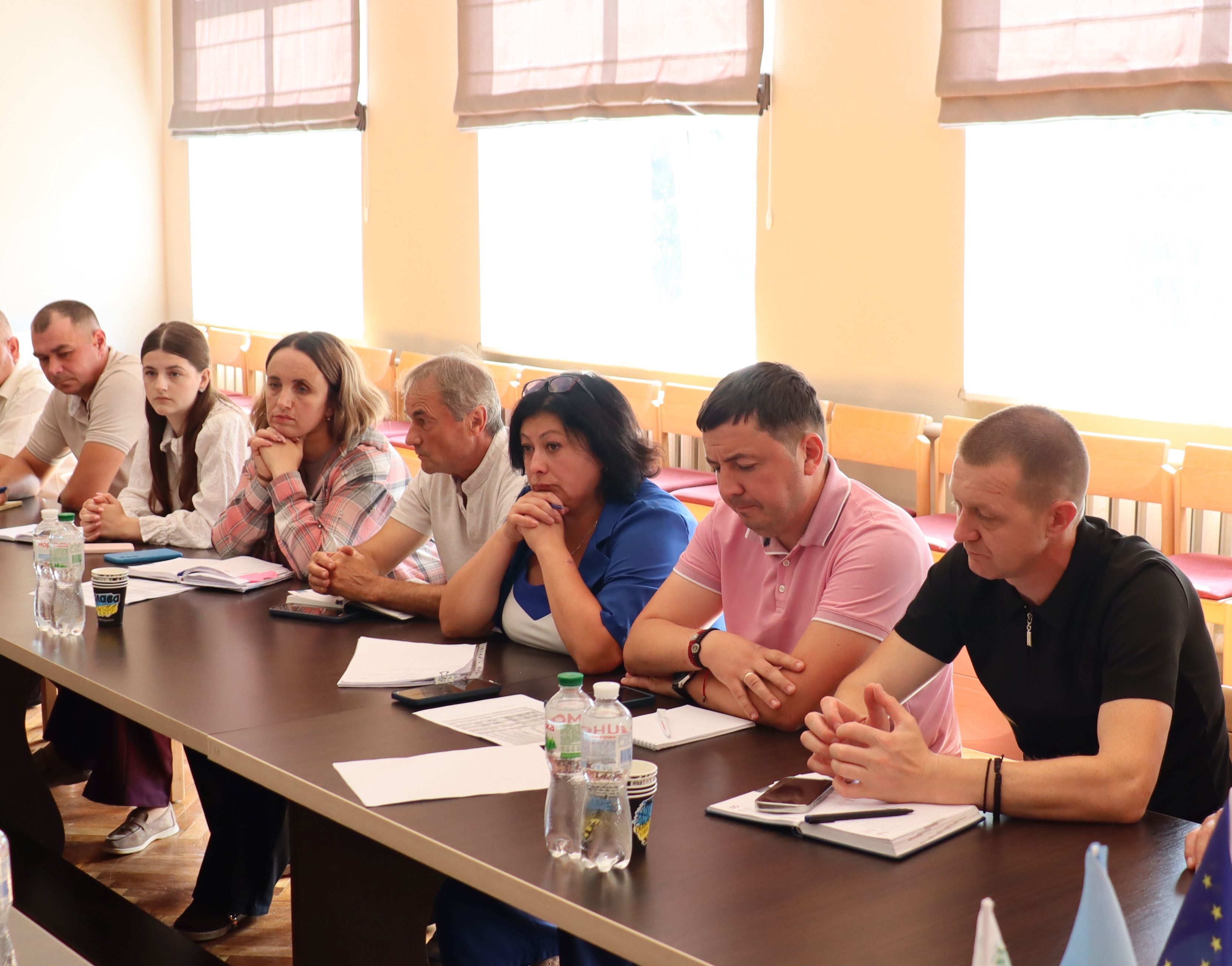 Буковинські податківці зустрілися з представниками Вижницької ОТГ: обговорили взаємодію, узгодили спільні заходи щодо зростання надходжень до місцевих бюджетів та виявлення додаткових резервів. Фото № 9/8