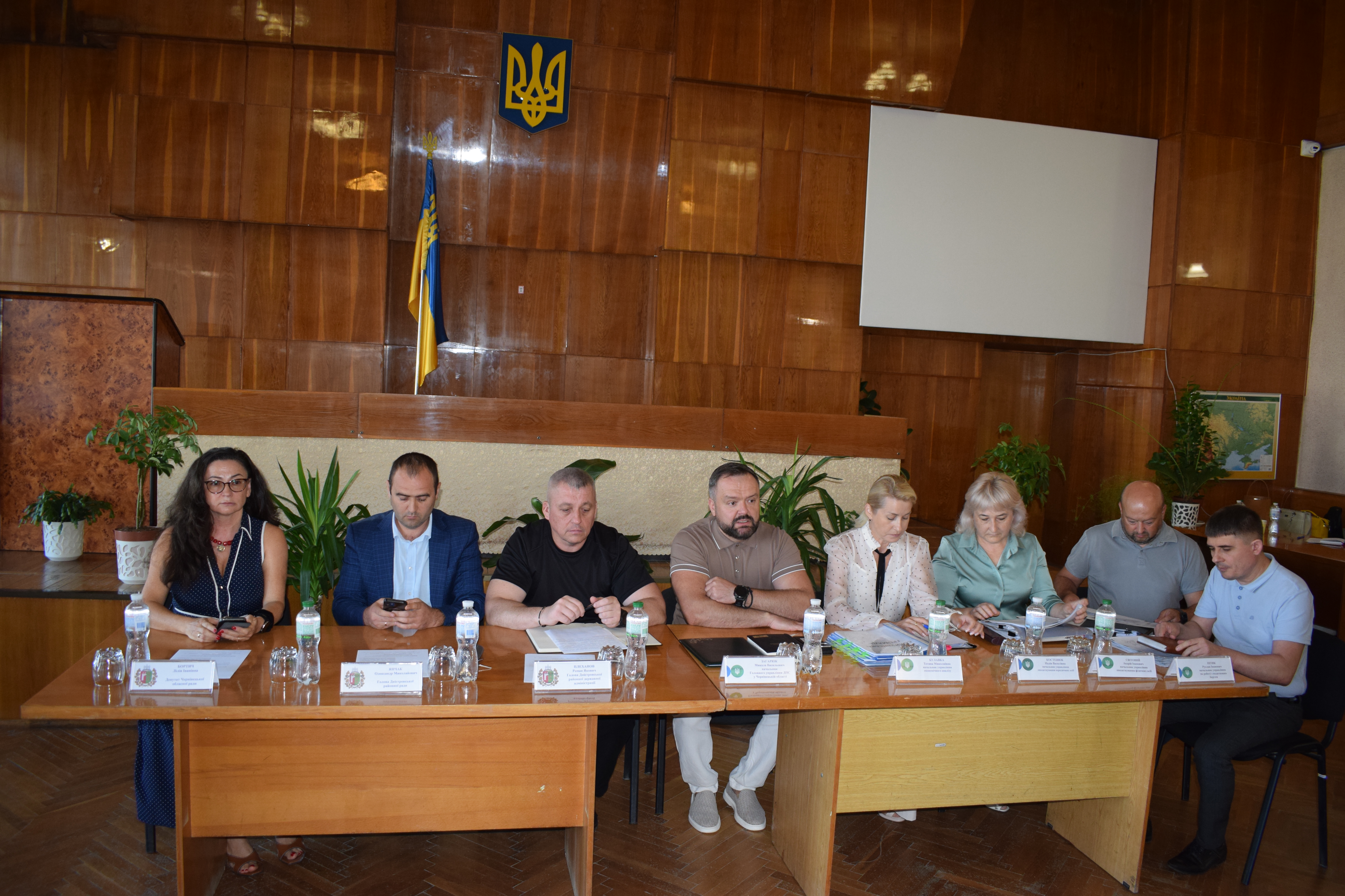 Про основні резерви наповнення місцевих бюджетів йшлося під час зустрічі податківців з представниками територіальних громад Дністровського району. Фото № 2/1