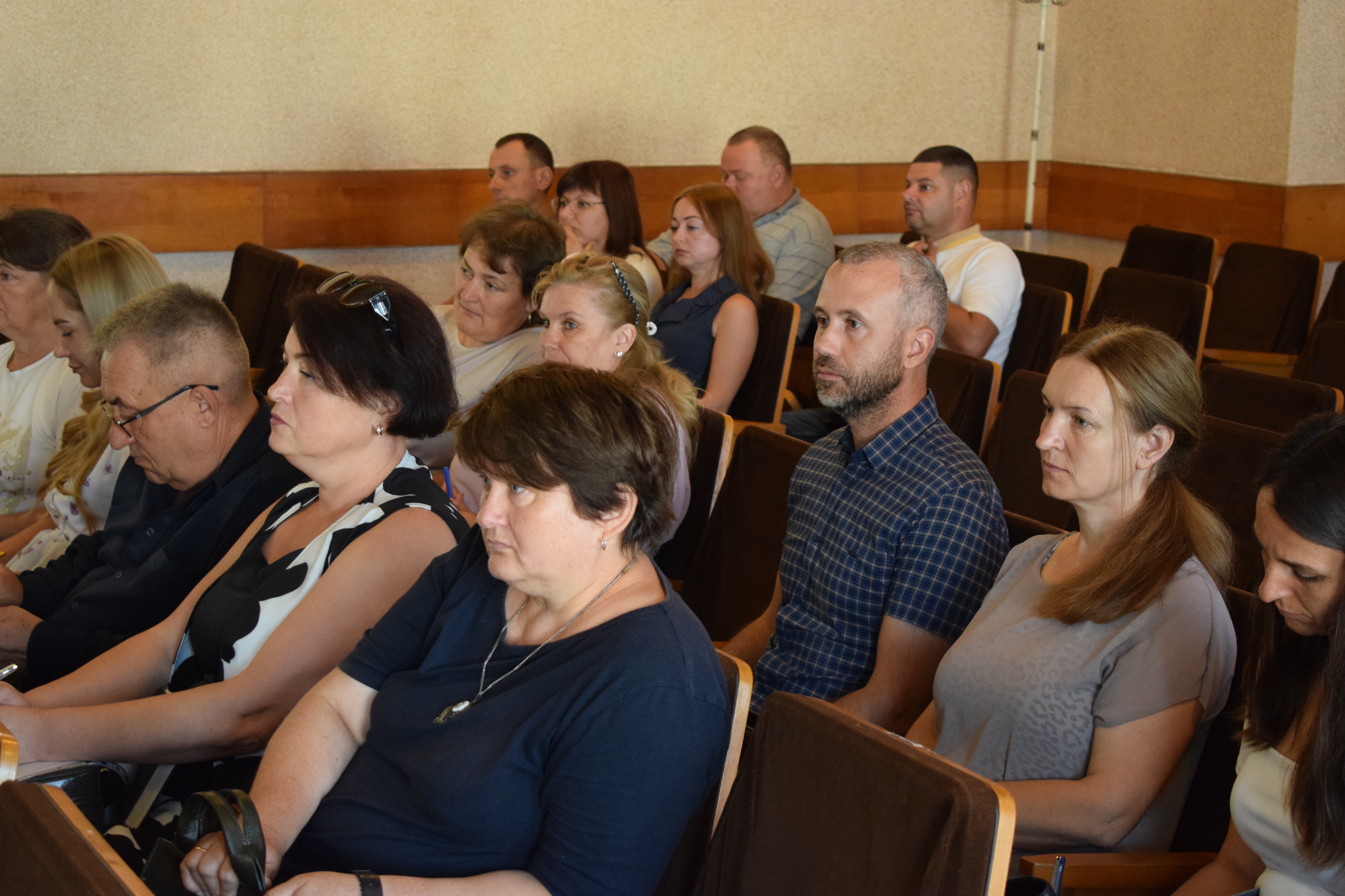 Про основні резерви наповнення місцевих бюджетів йшлося під час зустрічі податківців з представниками територіальних громад Дністровського району. Фото № 3/2