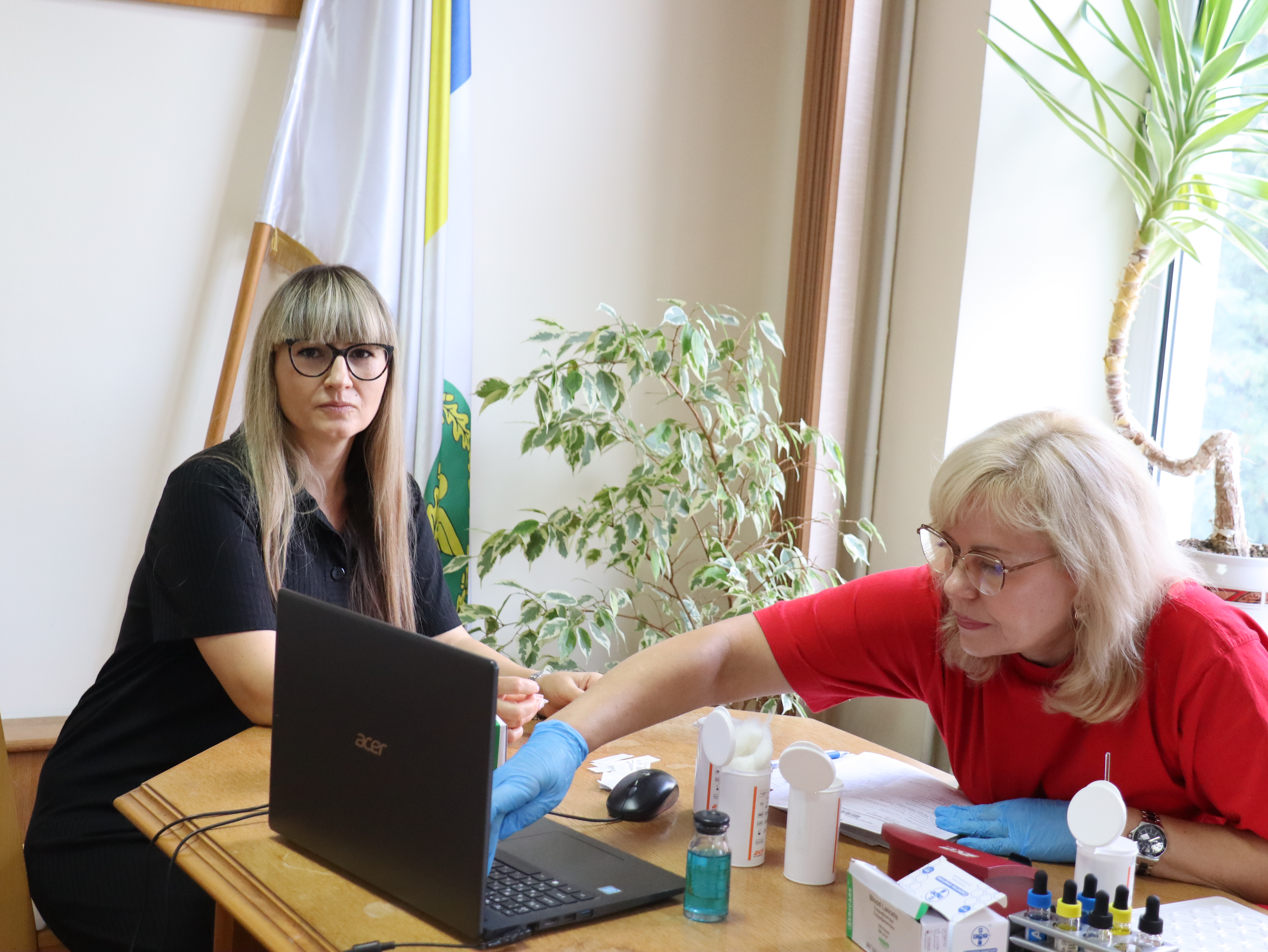 Донорська кров від буковинських податківців найближчими днями поїде для порятунку життів воїнів ЗСУ. Фото № 1/0