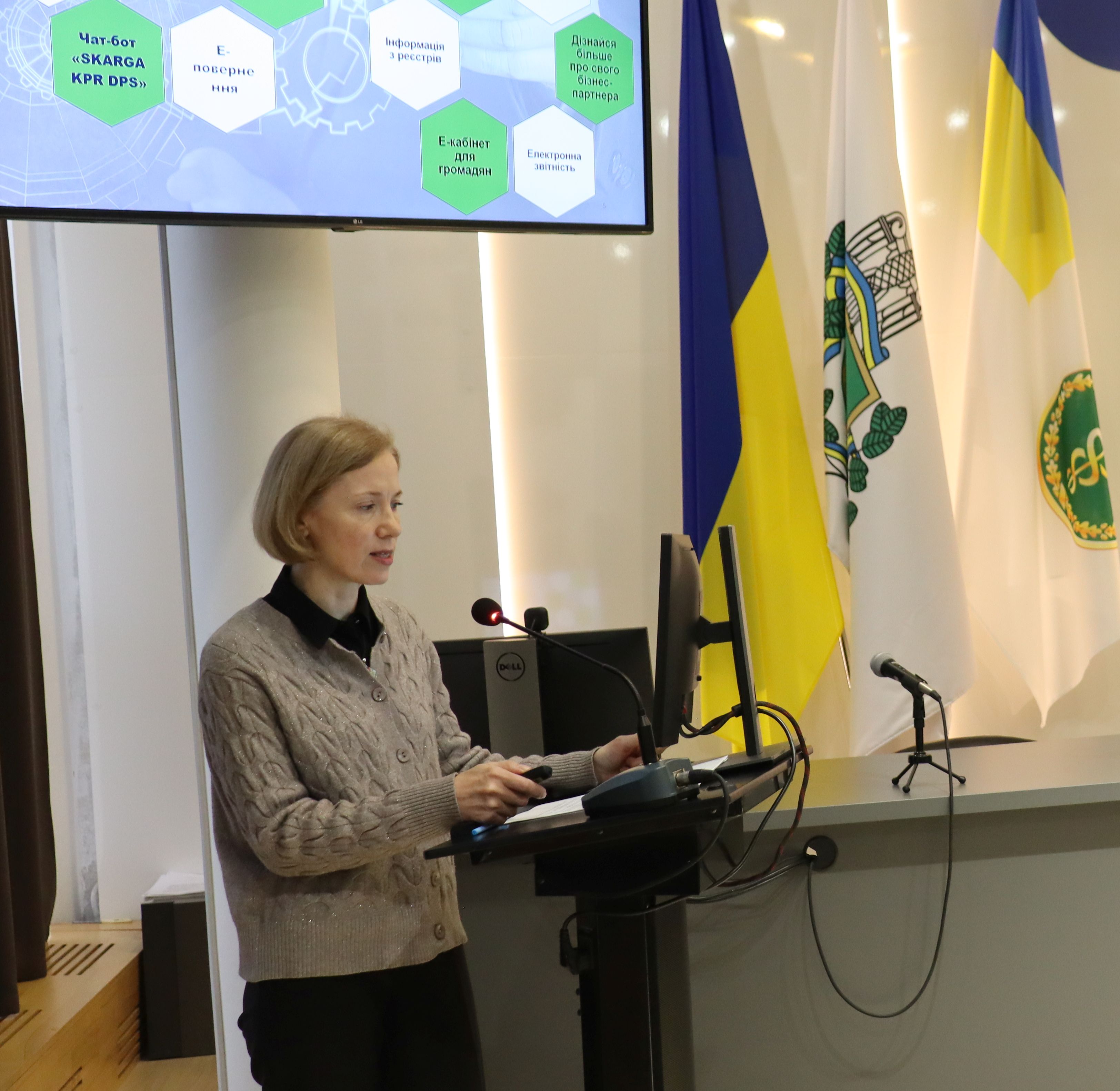 Буковинські податківці розповіли студентам про можливості сучасних електронних сервісів ДПС. Фото № 3/2